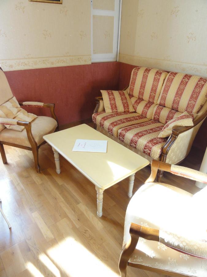 Logis Manoir De La Giraudiere Beaumont-en-Véron Εξωτερικό φωτογραφία