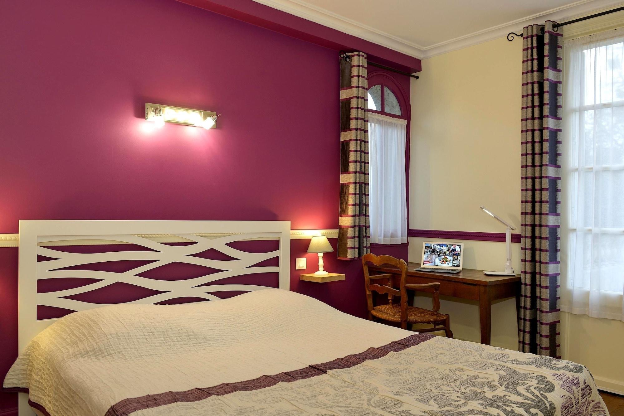 Logis Manoir De La Giraudiere Beaumont-en-Véron Εξωτερικό φωτογραφία