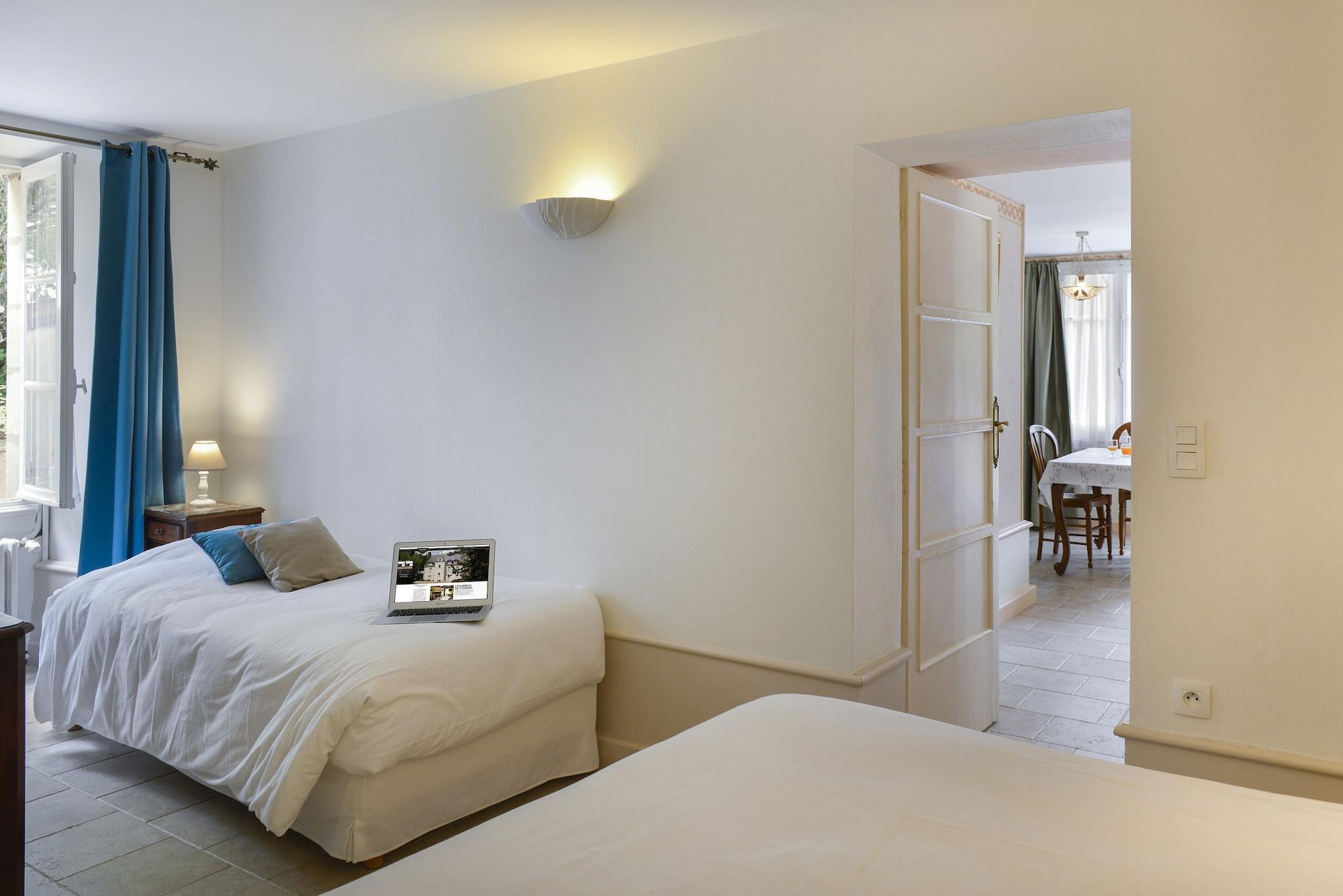 Logis Manoir De La Giraudiere Beaumont-en-Véron Εξωτερικό φωτογραφία
