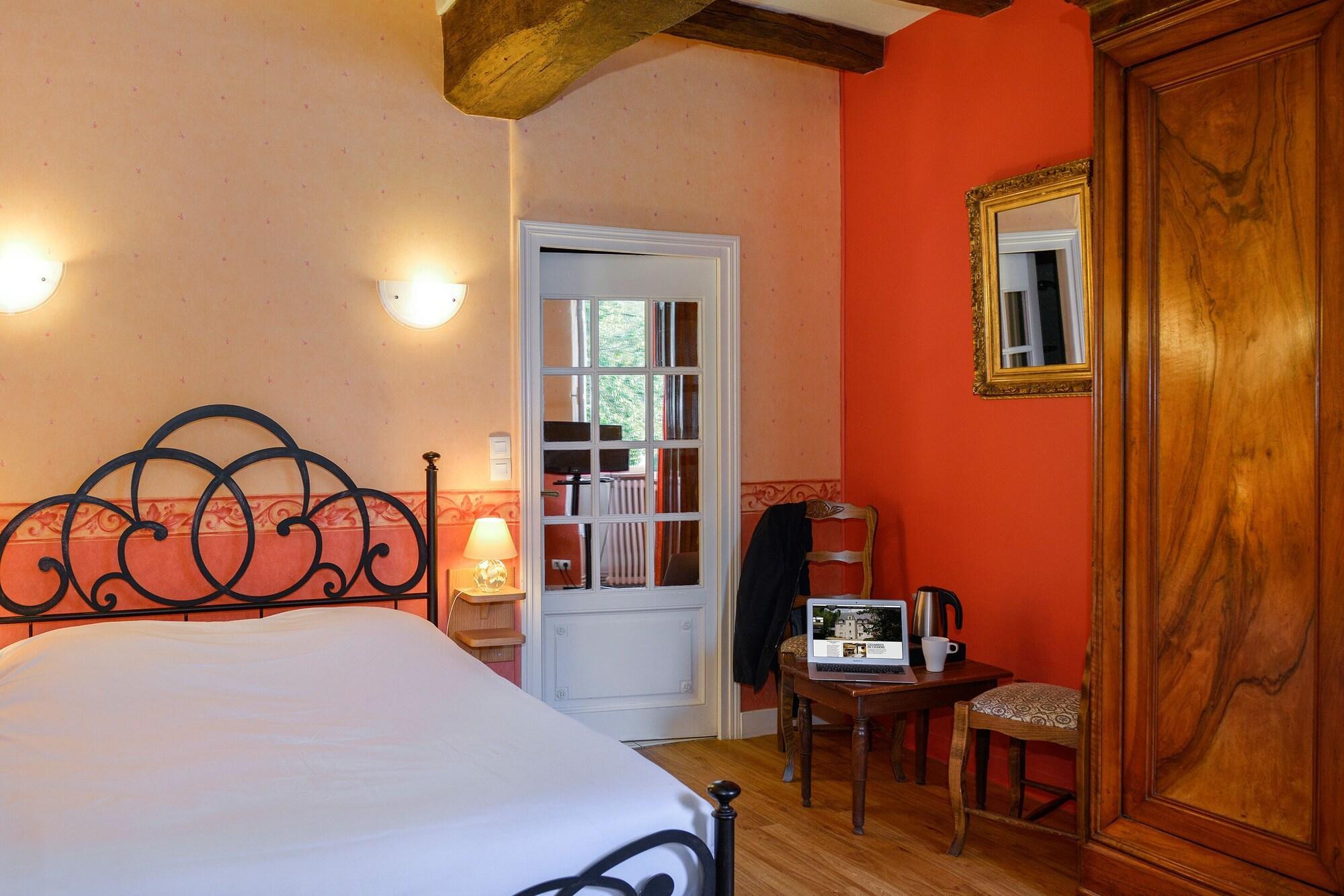Logis Manoir De La Giraudiere Beaumont-en-Véron Εξωτερικό φωτογραφία