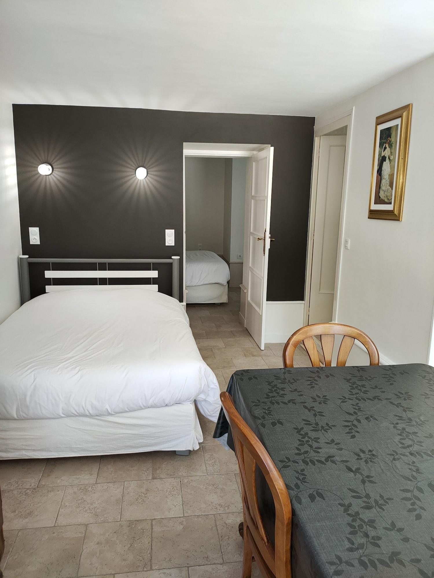 Logis Manoir De La Giraudiere Beaumont-en-Véron Εξωτερικό φωτογραφία