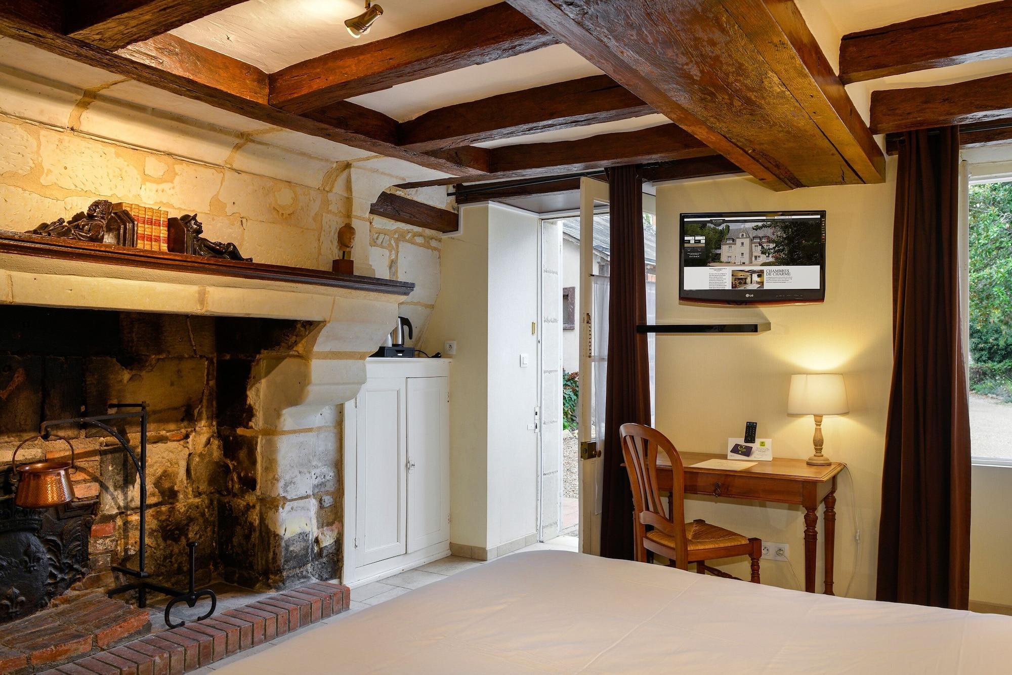 Logis Manoir De La Giraudiere Beaumont-en-Véron Εξωτερικό φωτογραφία