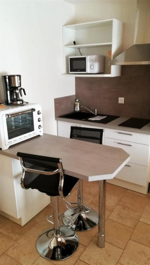 Logis Manoir De La Giraudiere Beaumont-en-Véron Εξωτερικό φωτογραφία
