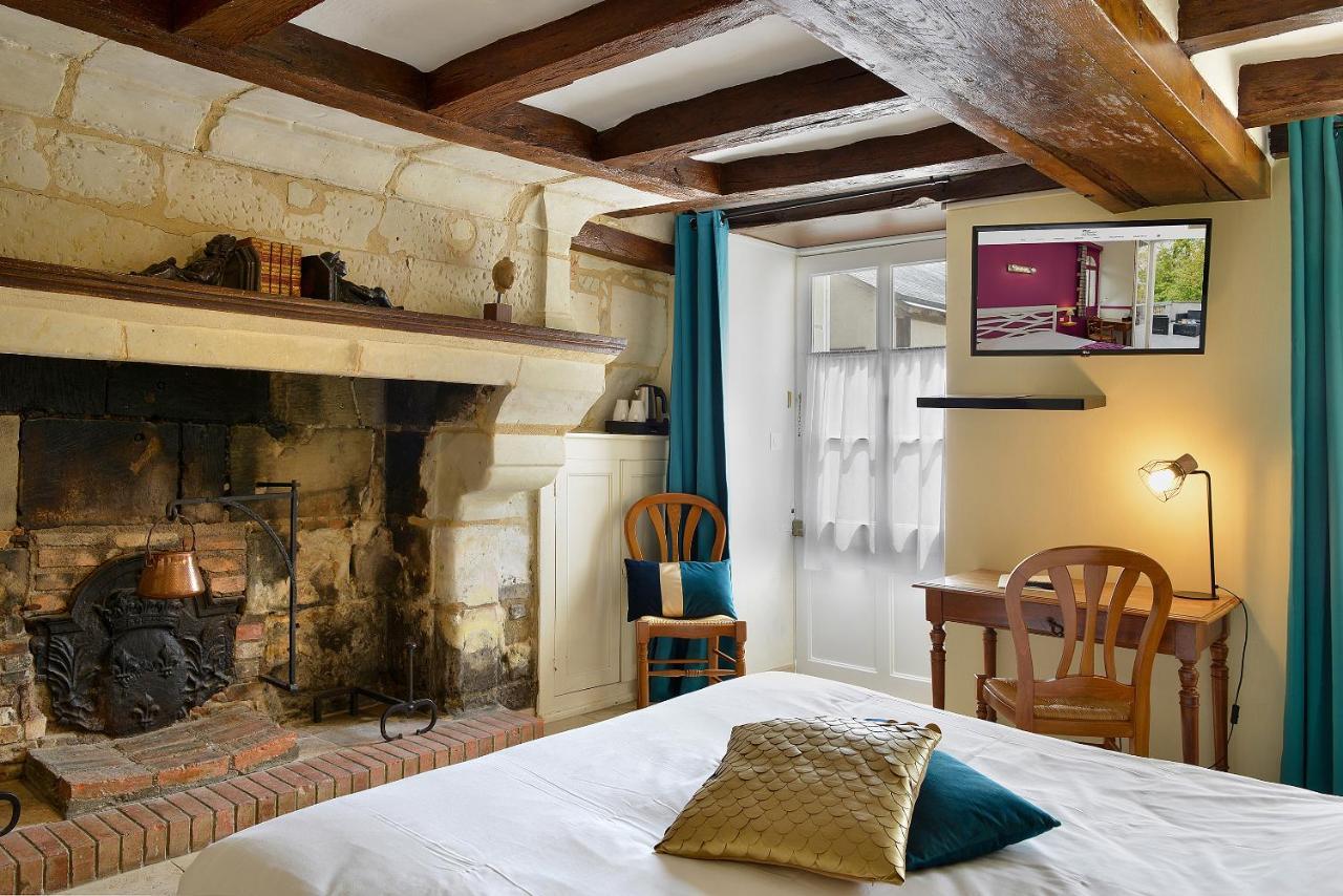 Logis Manoir De La Giraudiere Beaumont-en-Véron Εξωτερικό φωτογραφία