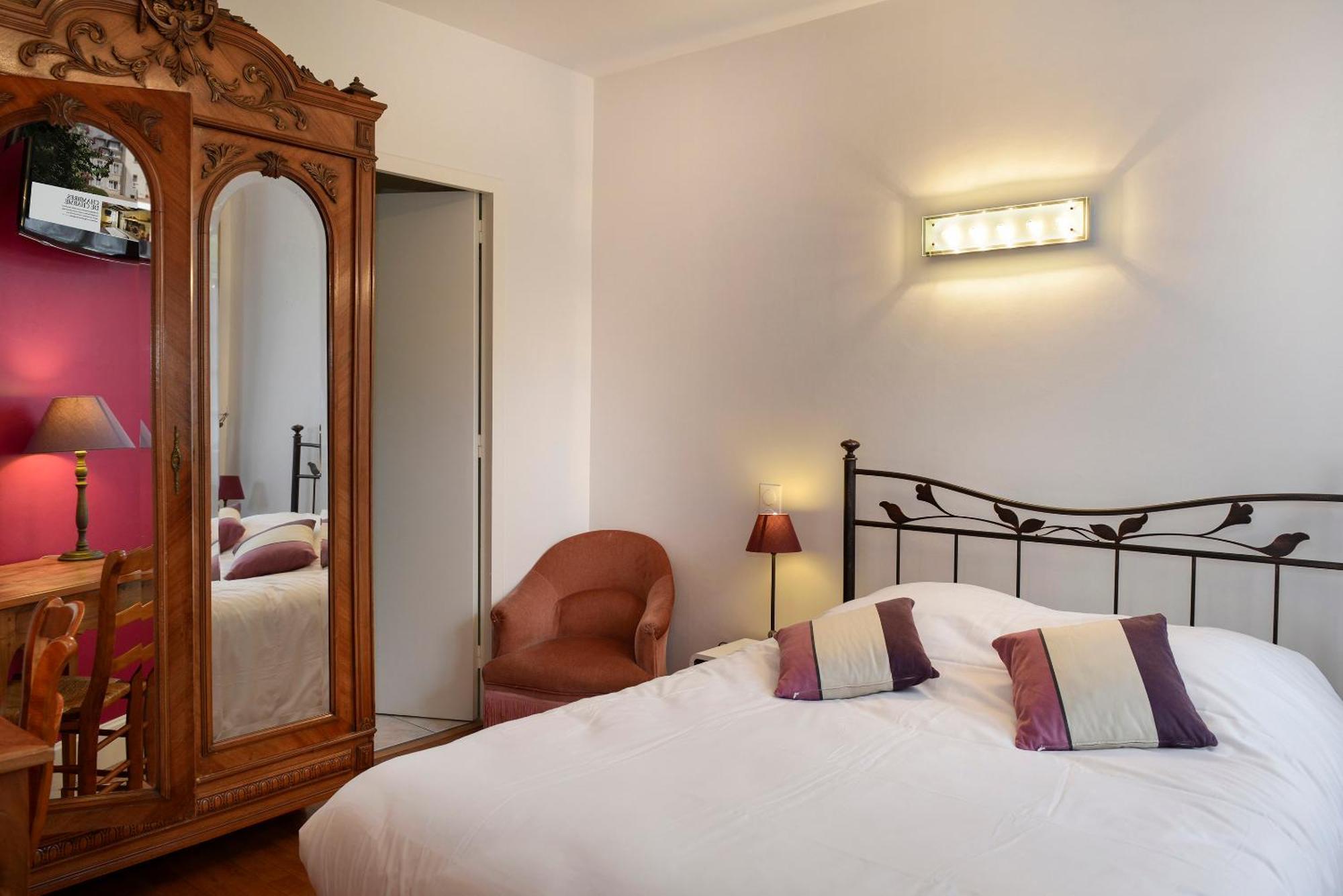 Logis Manoir De La Giraudiere Beaumont-en-Véron Εξωτερικό φωτογραφία
