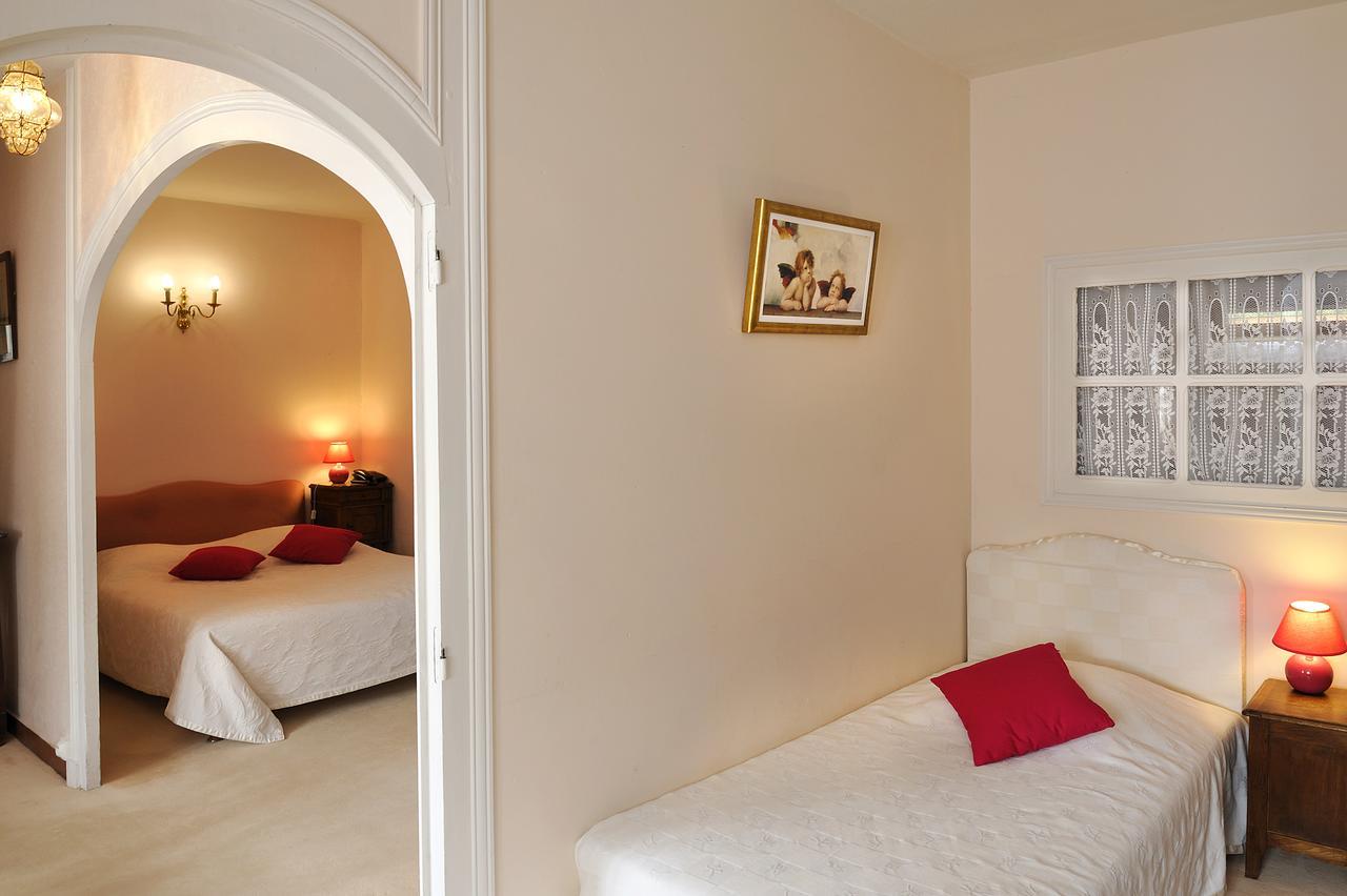 Logis Manoir De La Giraudiere Beaumont-en-Véron Εξωτερικό φωτογραφία