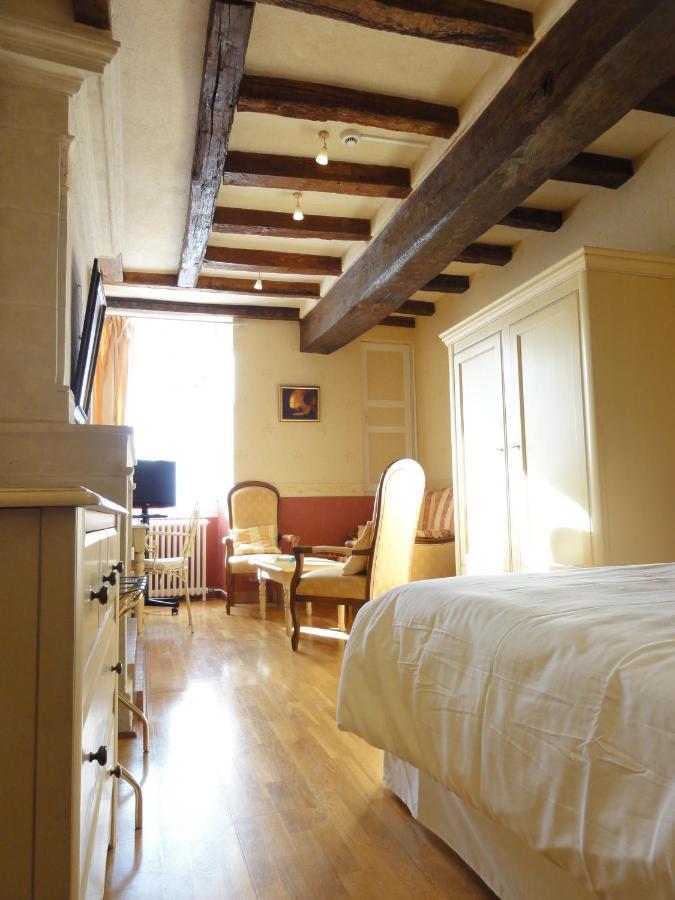 Logis Manoir De La Giraudiere Beaumont-en-Véron Εξωτερικό φωτογραφία